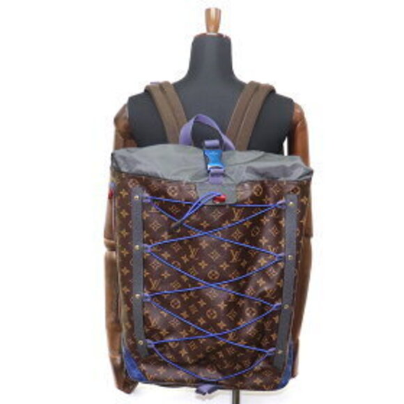 best airplane travel backpack for Women Airline Approved Carry on Backpack for Airplanes Mochila De Viaje Personal Item Travel Bag Spirit Airlines Personal Item Bag 18x14x8 Backpack for Traveling on OOS_US Hello Kitty × Tou Shoulder Harness:Vest Harness - Large